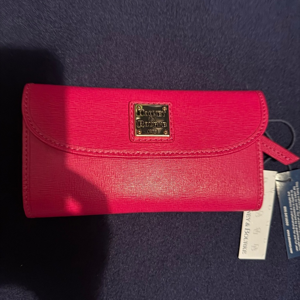 NWT Dooney & Bourke Pink Wallet with Gold Hardware